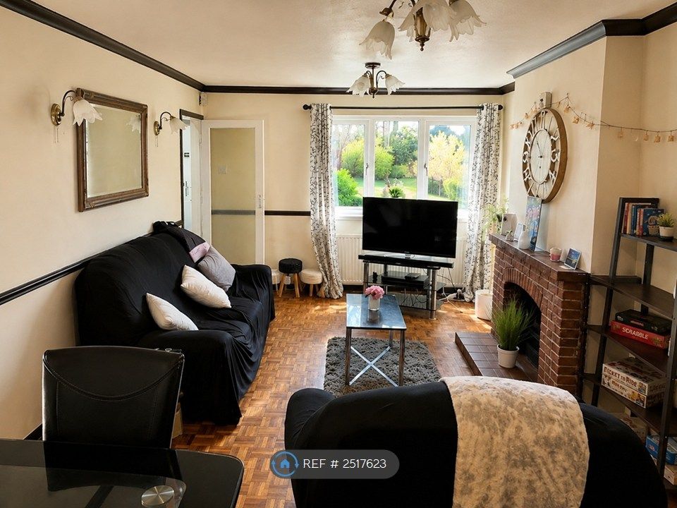 Property photo 2 of 14