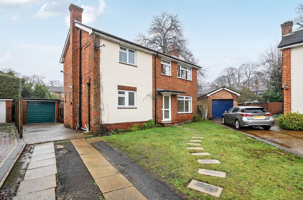 Property photo 1 of 12 1404305-1-6972006...