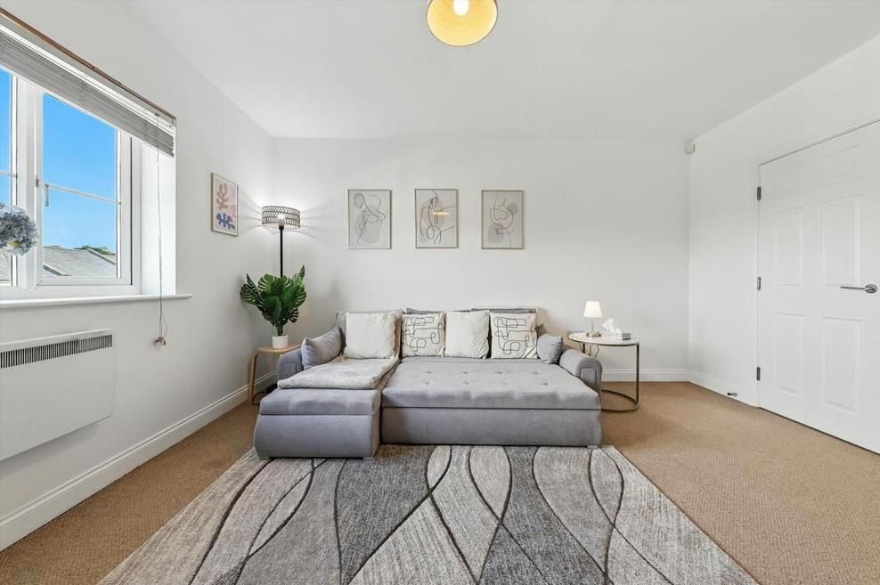 Property photo 2 of 11 Image