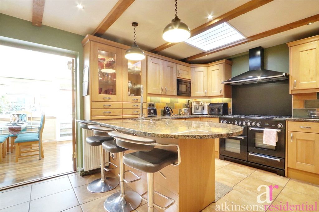 Property photo 2 of 22 Picture No. 35