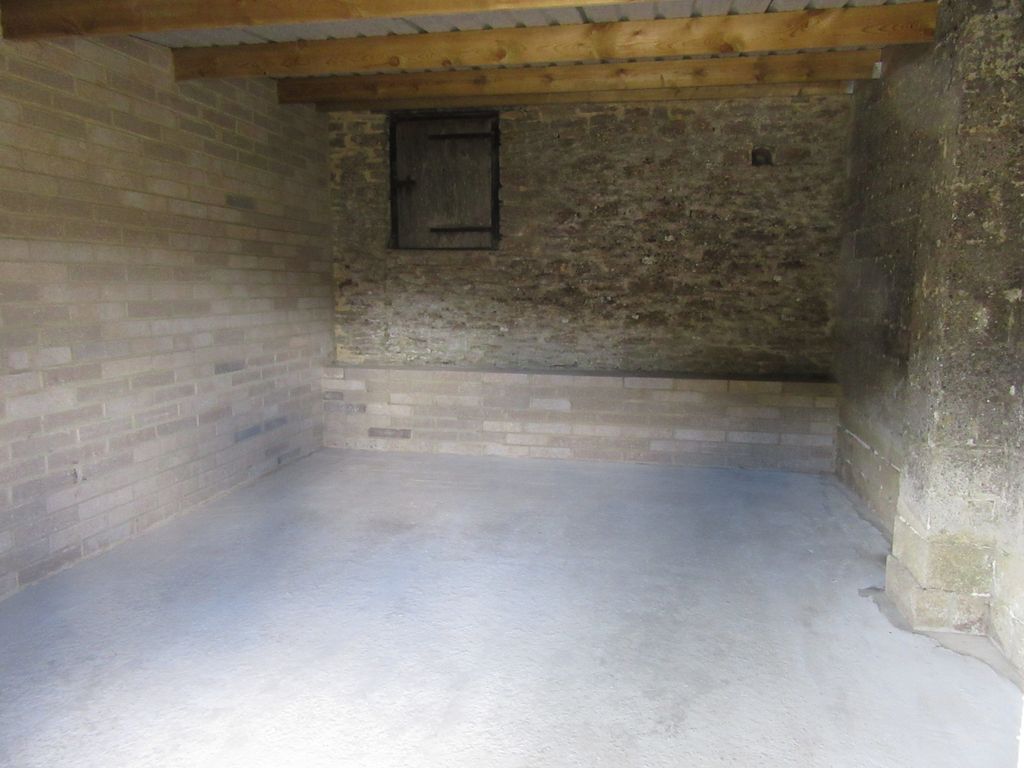 Property photo 2 of 2 J7A Int
