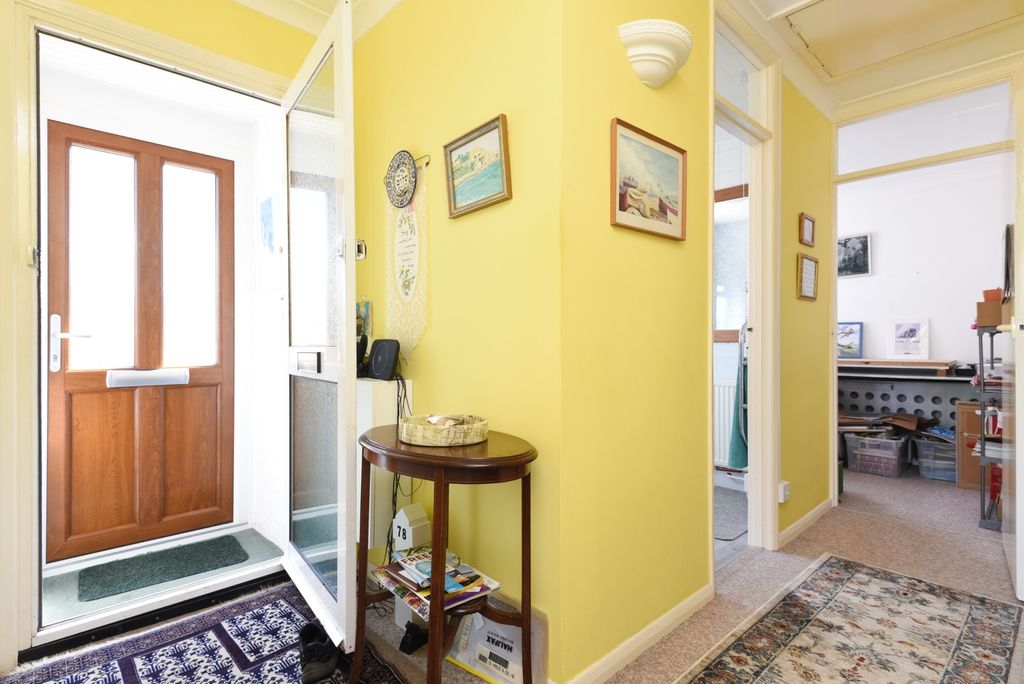 Property photo 3 of 19 5166775