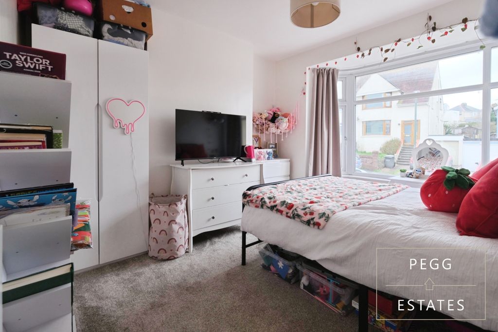 Property photo 3 of 24