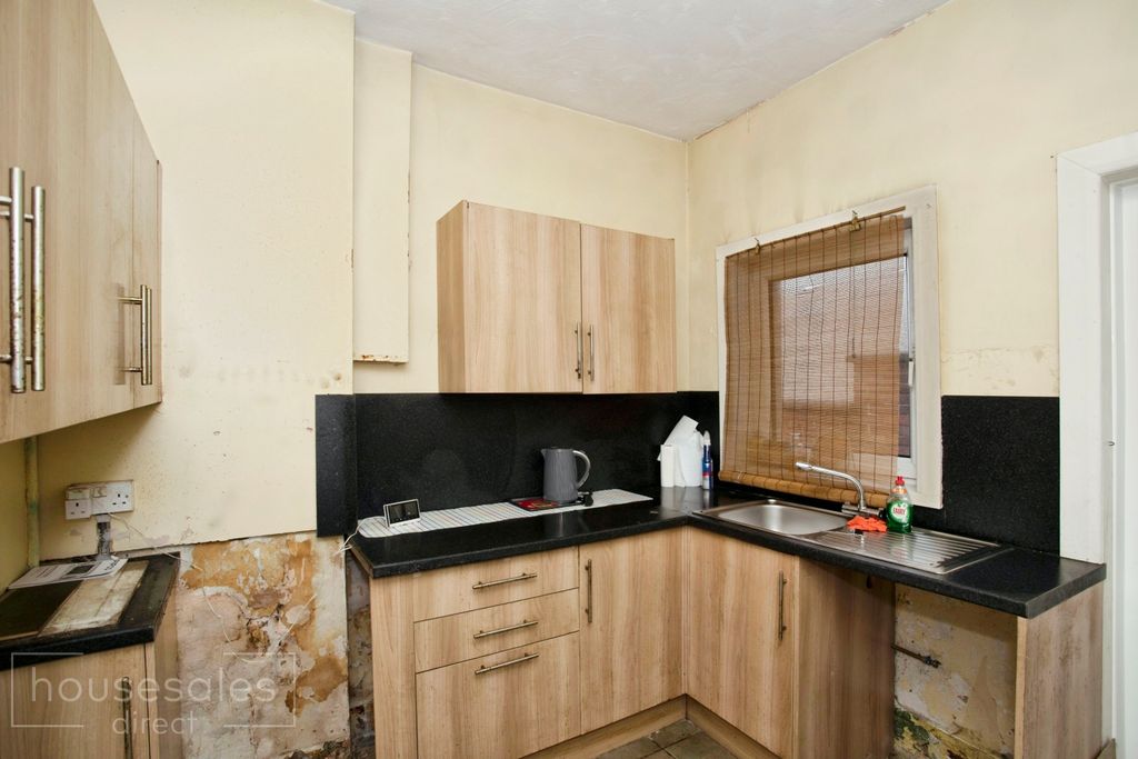 Property photo 2 of 8