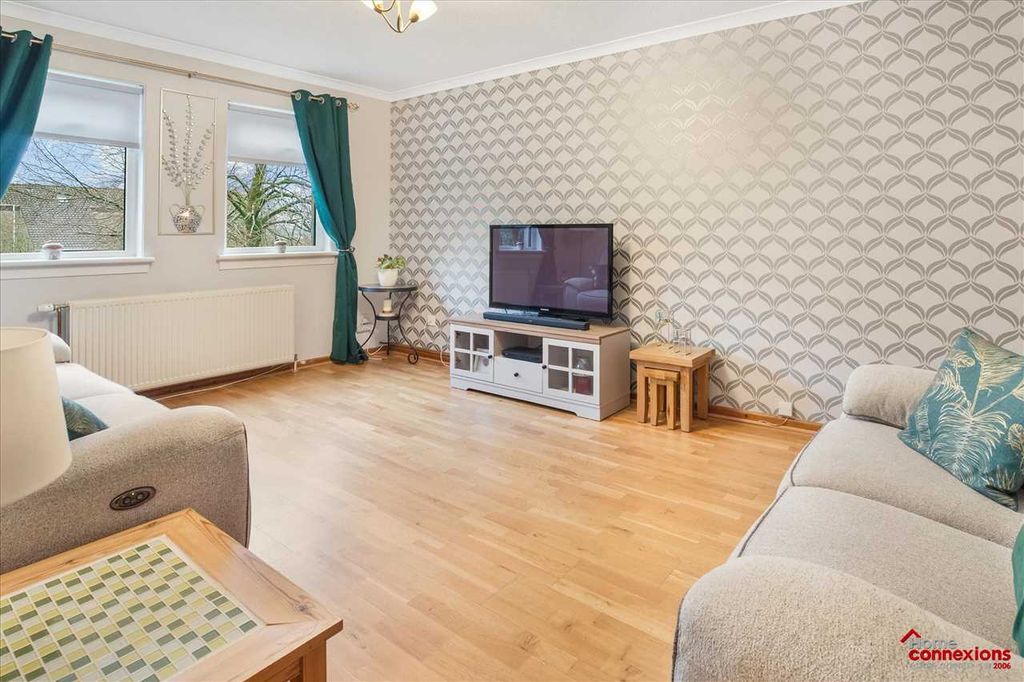 Property photo 2 of 23 Lounge (1)