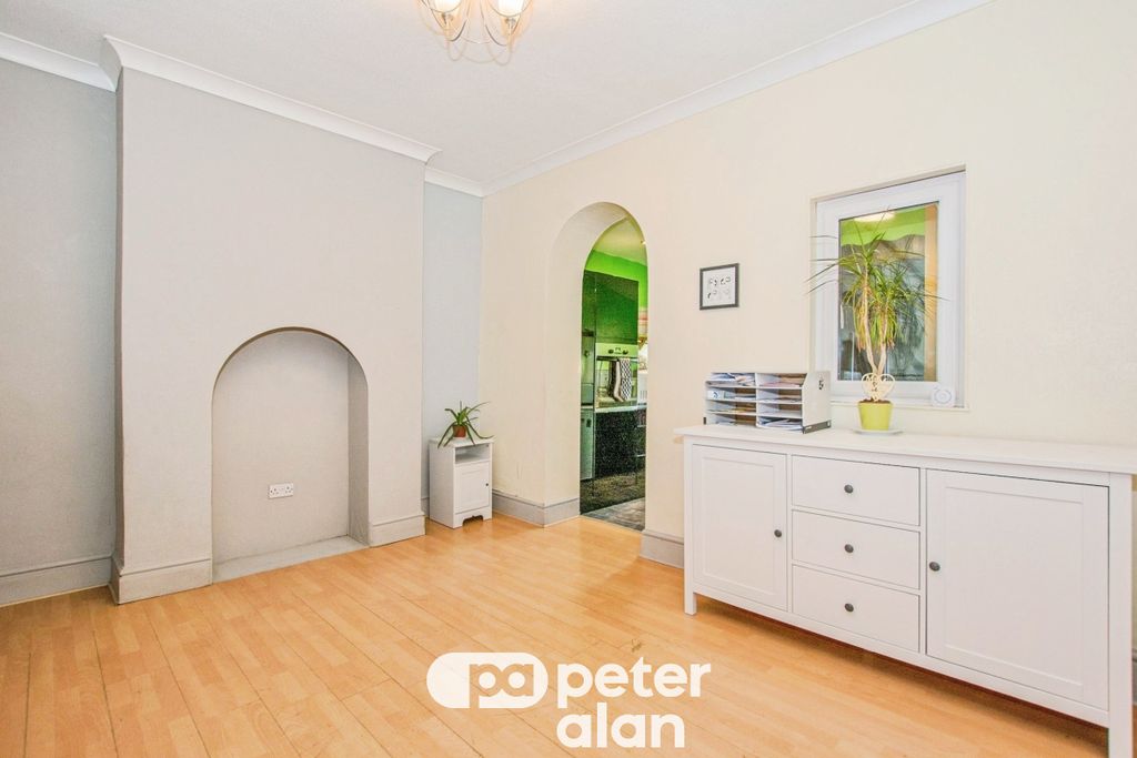 Property photo 3 of 10 Image