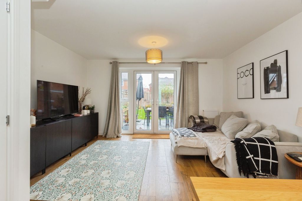 Property photo 2 of 15 Photo