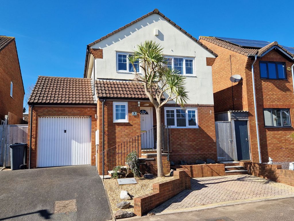 Property photo 1 of 11