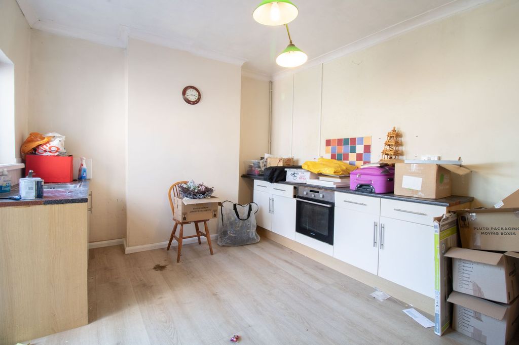 Additional image 7 of 3 bed flat for saleDanygraig Road, Risca NP11