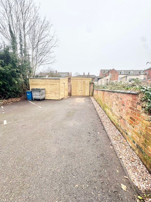 Property photo 1 of 24