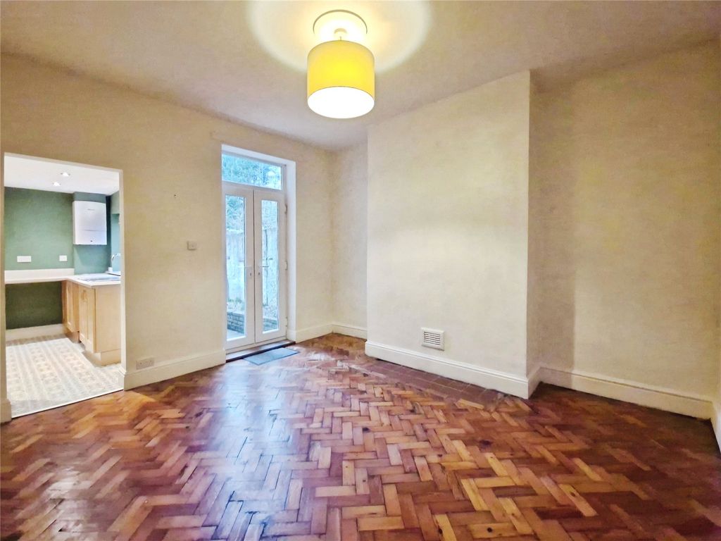 Property photo 3 of 13 Picture No. 18