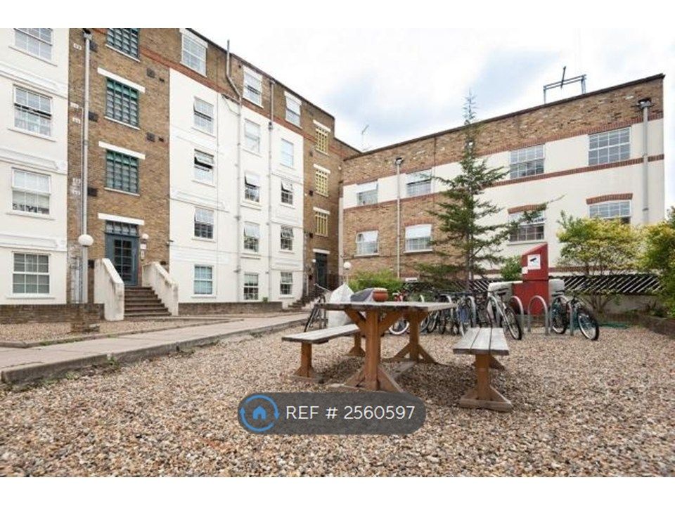 Property photo 1 of 18 Courtyard