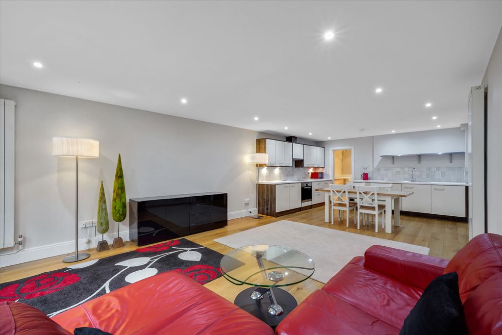 Property photo 3 of 12 Image