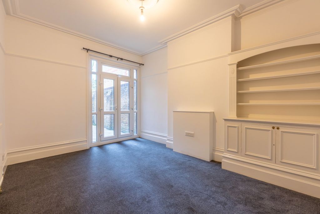 Property photo 3 of 7 Photo