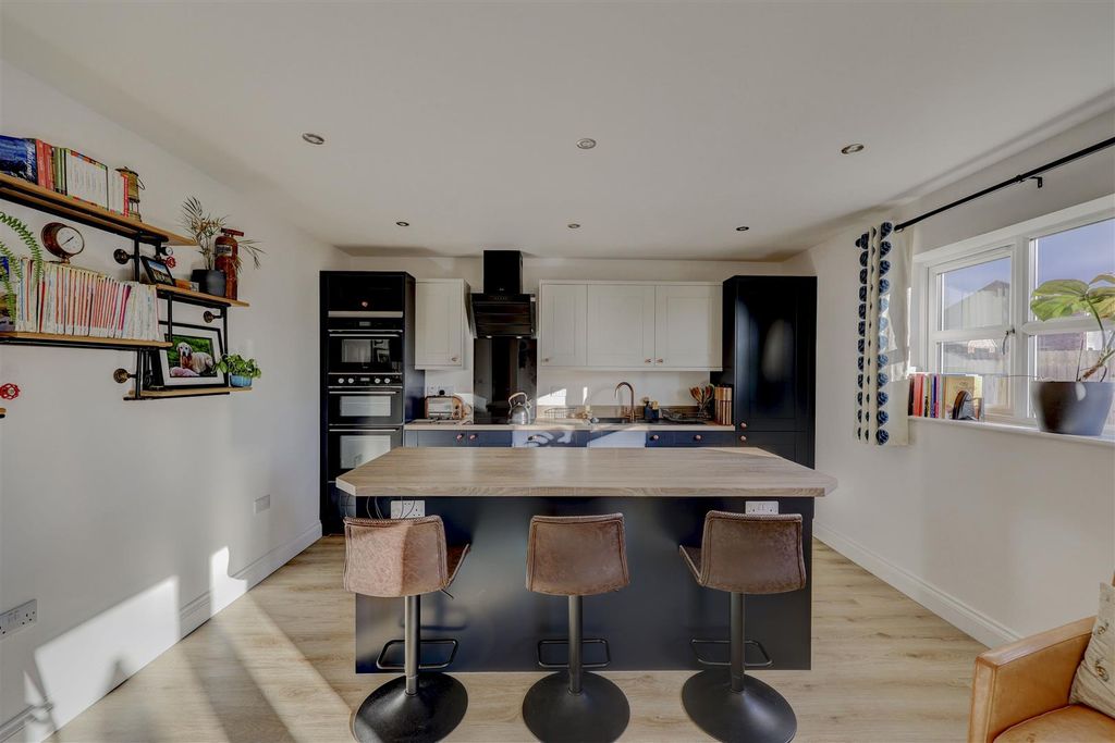 Property photo 3 of 24 Kitchen Diner