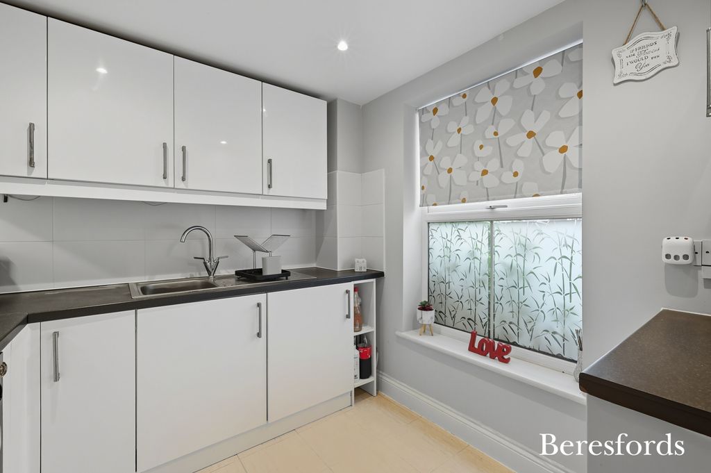 Property photo 3 of 16 Picture No. 12