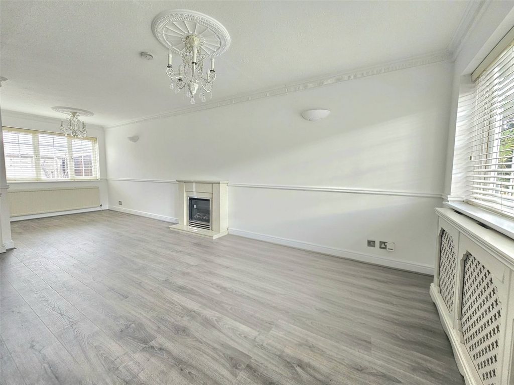 Property photo 3 of 13 Picture No. 30