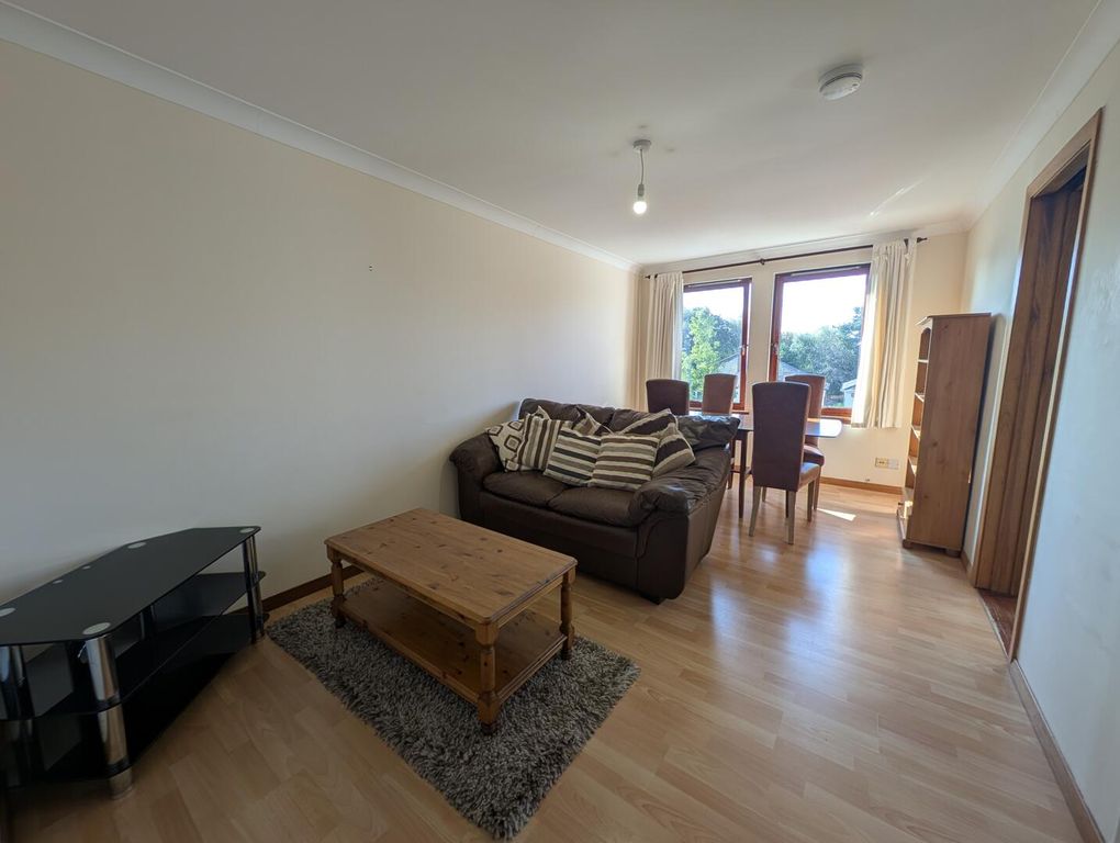 Property photo 3 of 10 Living Room