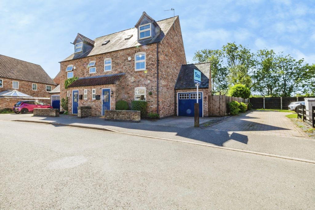 Property photo 1 of 20 2026-06-19-26Hodsonclose036