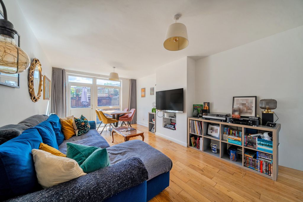 Property photo 2 of 17 1462804-7-6A0Ad7d...