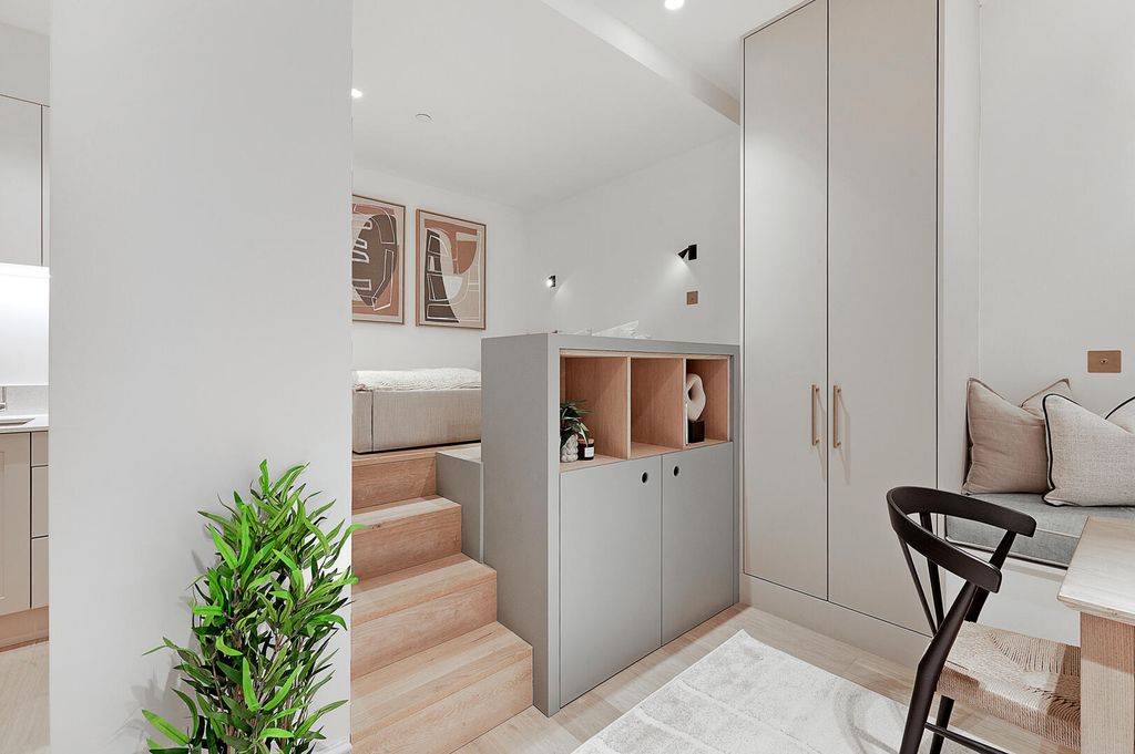 Property photo 3 of 12 Flat 2 (9).Jpg