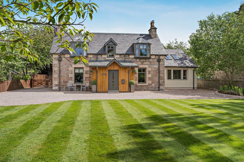 Property photo 3 of 25 Caralan