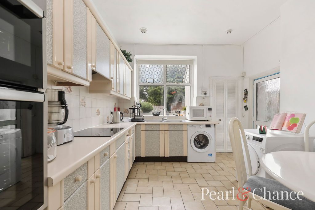 Property photo 3 of 30