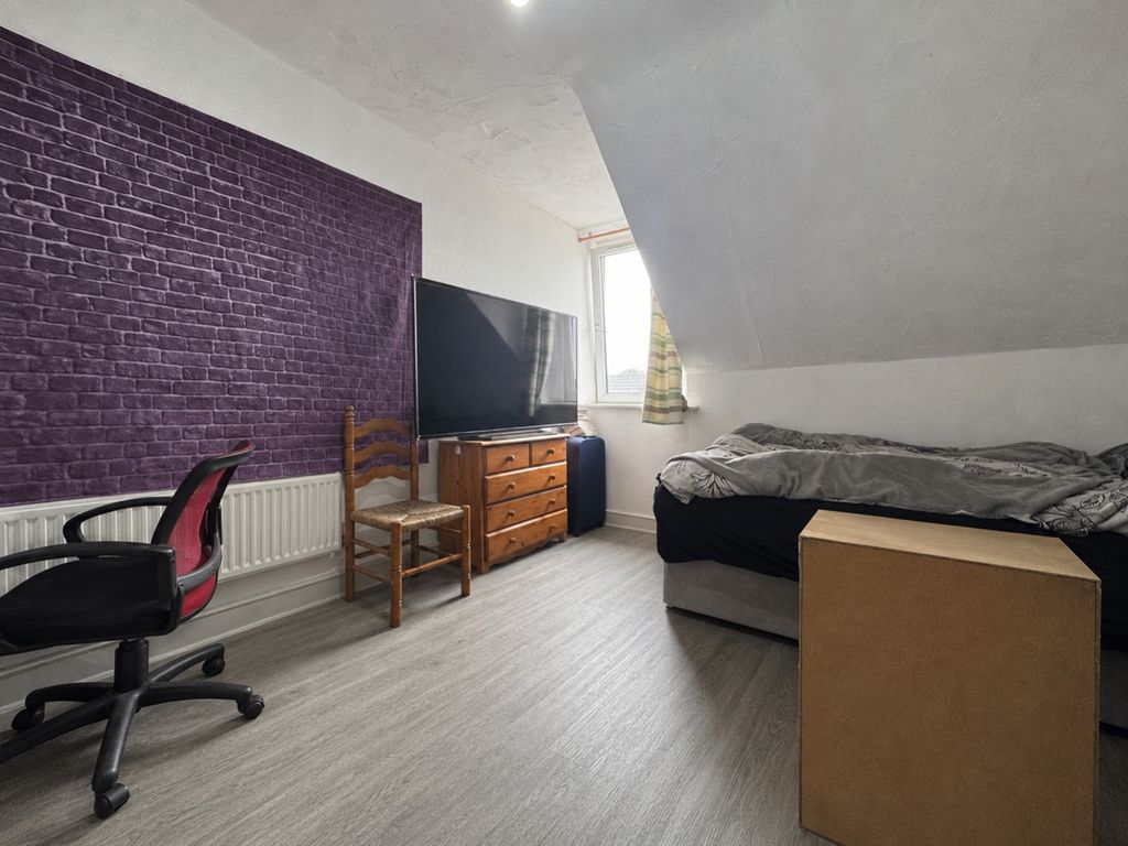Property photo 2 of 4 Db5d75d7-59B9-425E-9619-527F22923048