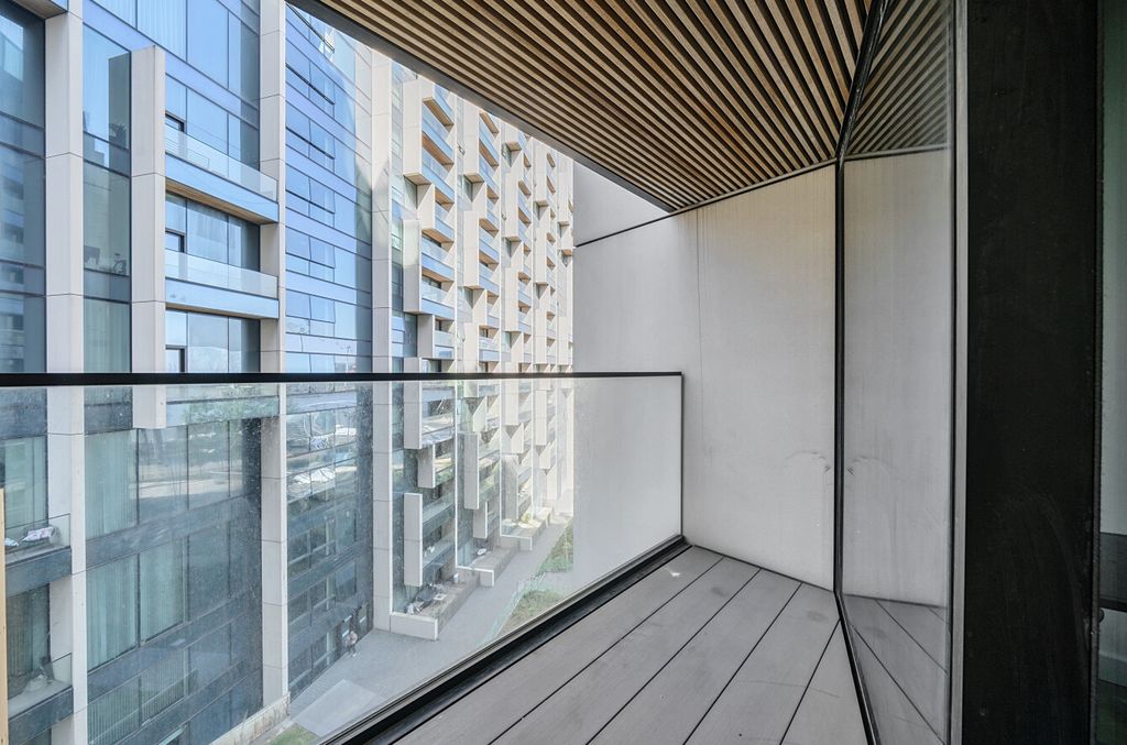 Property photo 3 of 10 Balcony (1).Jpg