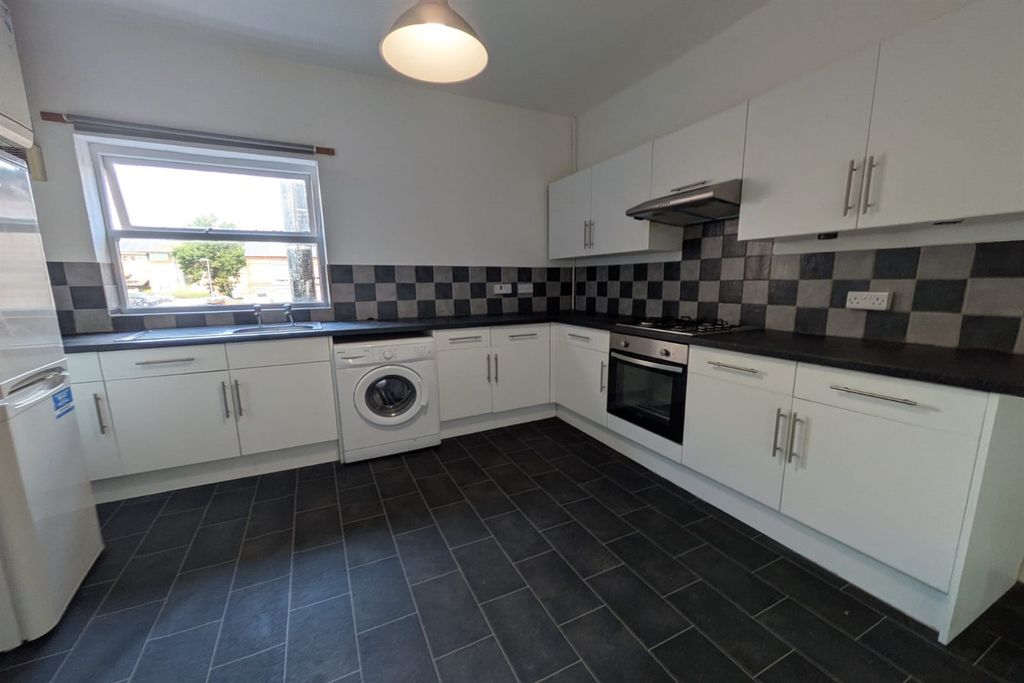 Property photo 1 of 7 (Main)