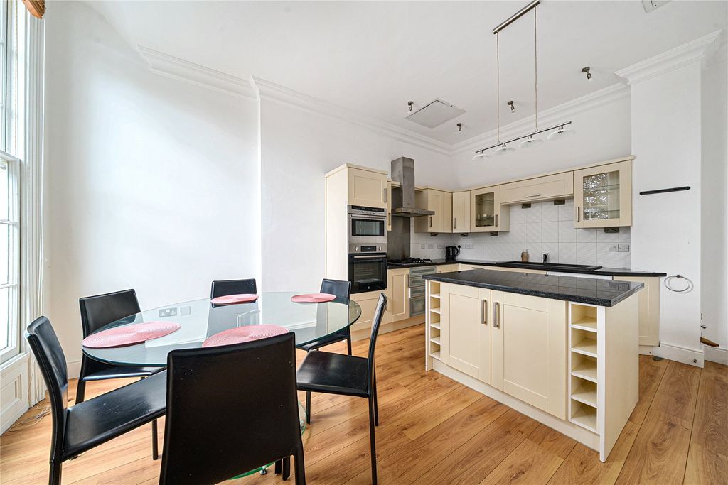 Property photo 2 of 9 Kitchen