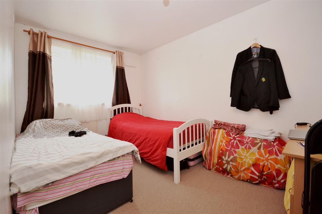 Property photo 3 of 7