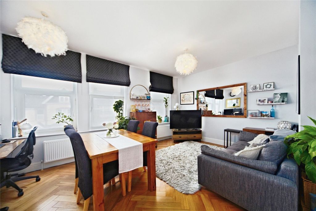 Property photo 2 of 17 Picture No. 08