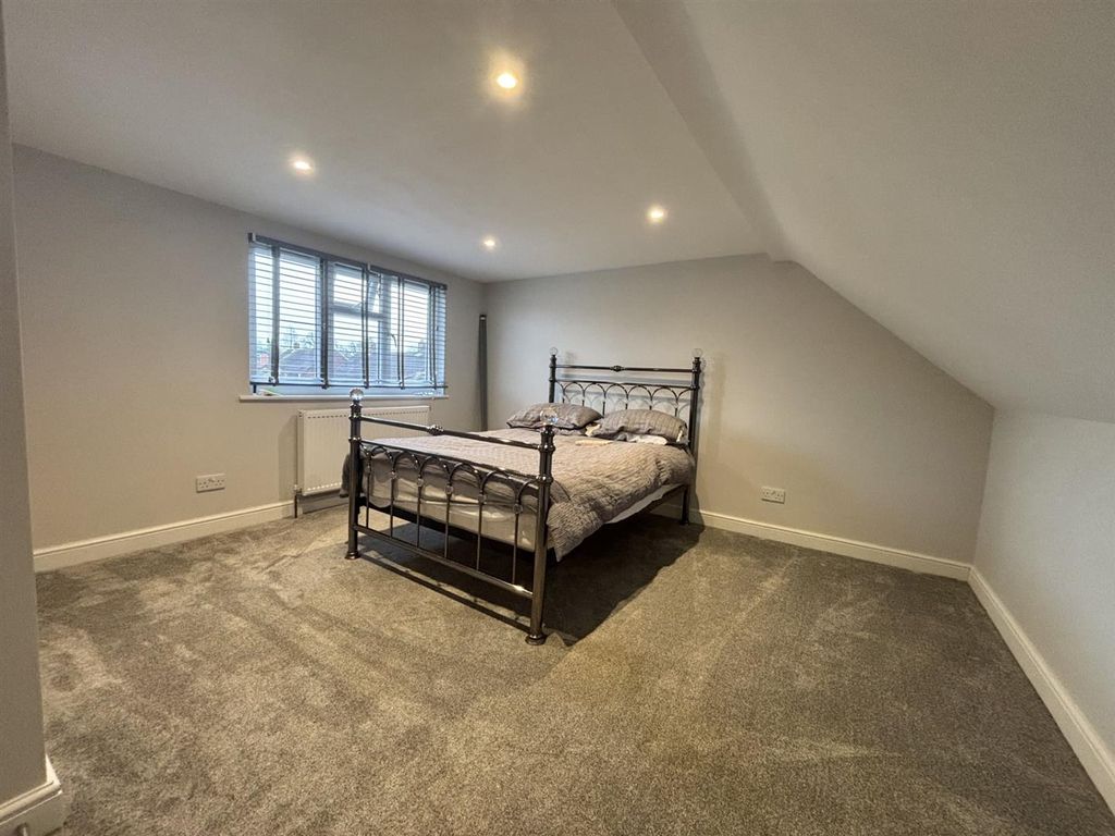 Property photo 3 of 9 Master 13D.Jpg