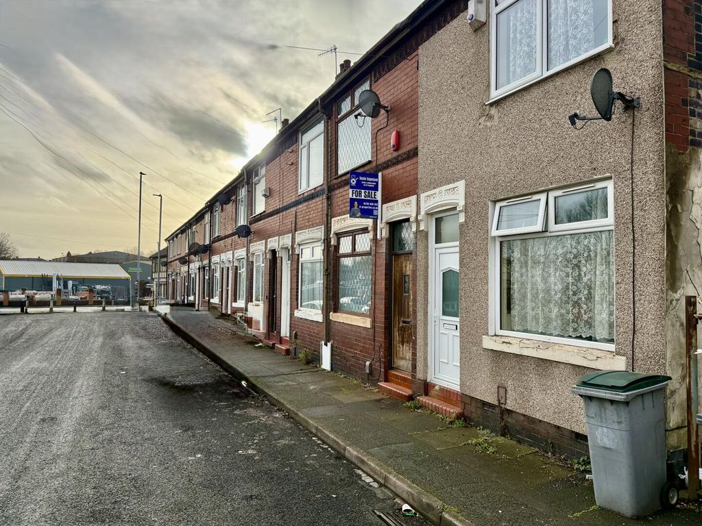 Property photo 1 of 32 Front (Exterior)