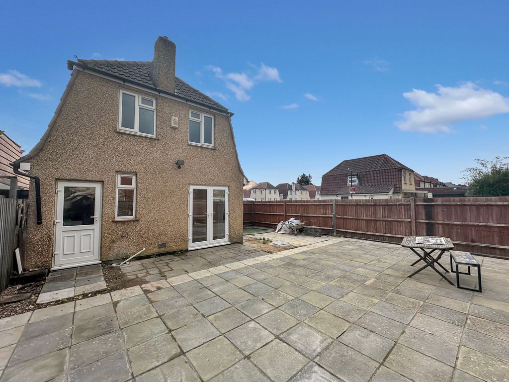 Property photo 1 of 12 Photo 6