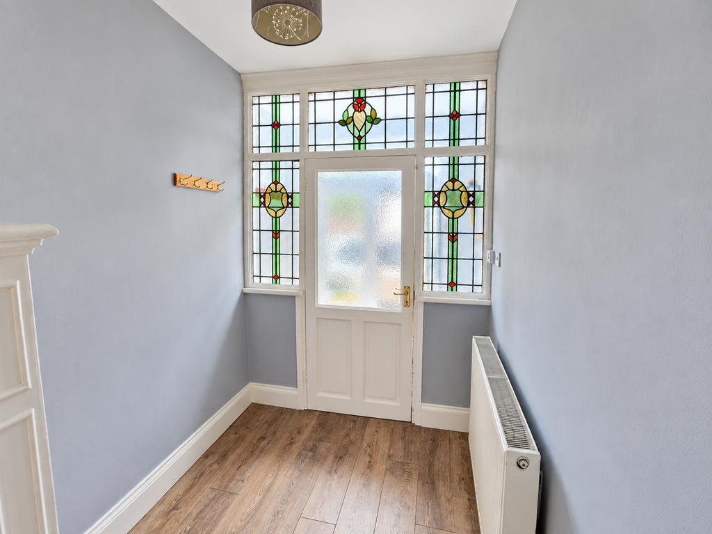 Property photo 2 of 18 Hallway