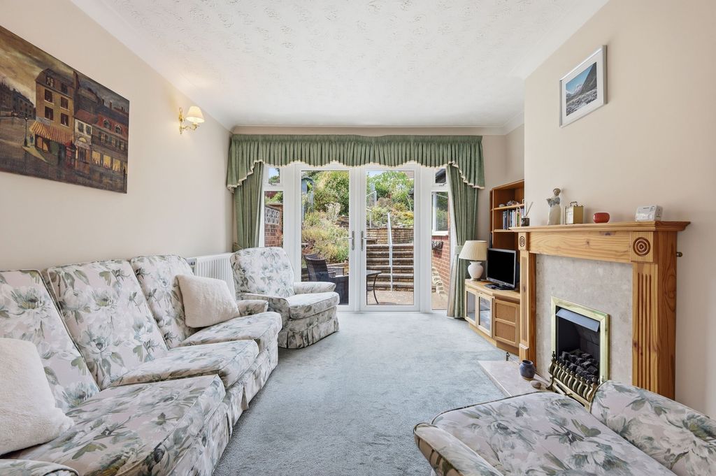 Property photo 2 of 18