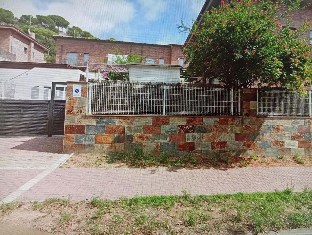 Property photo 2 of 46