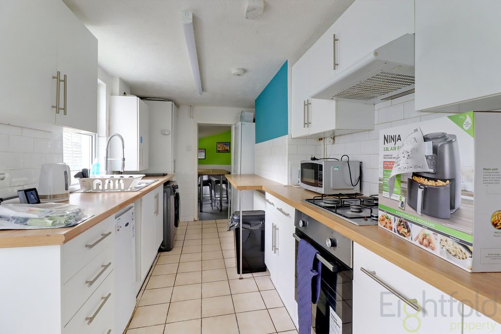 Property photo 2 of 13 Kitchen