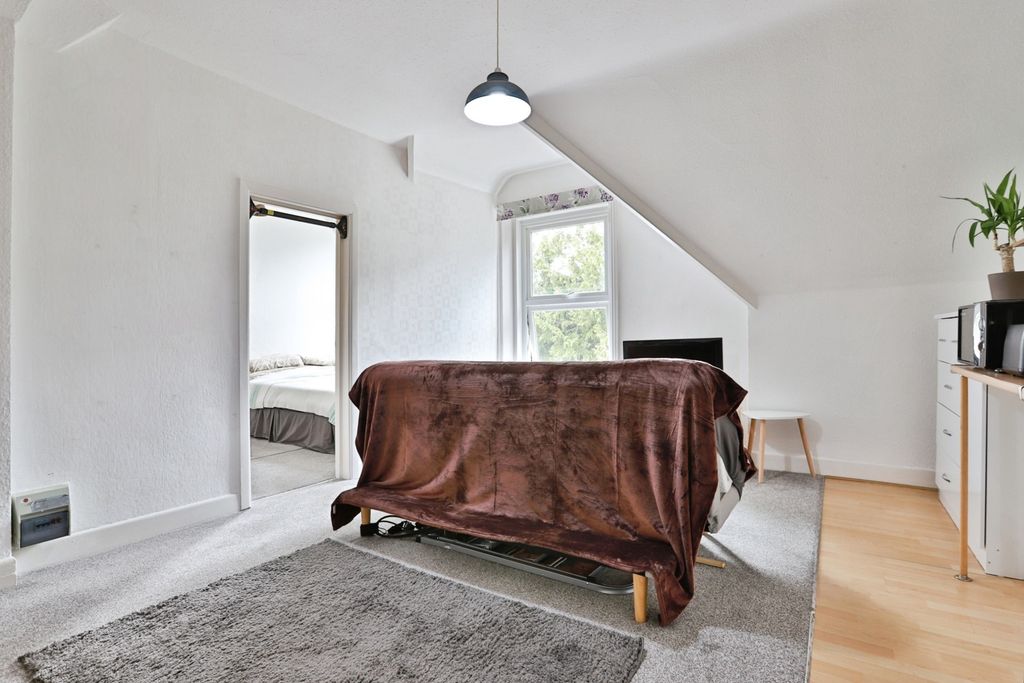 Property photo 2 of 17 Pbox-Img.Jpg