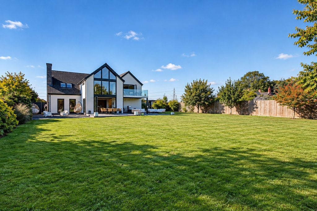 Property photo 2 of 49