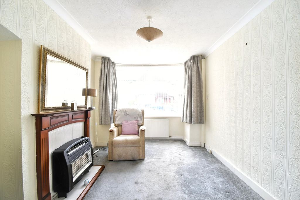 Property photo 3 of 13
