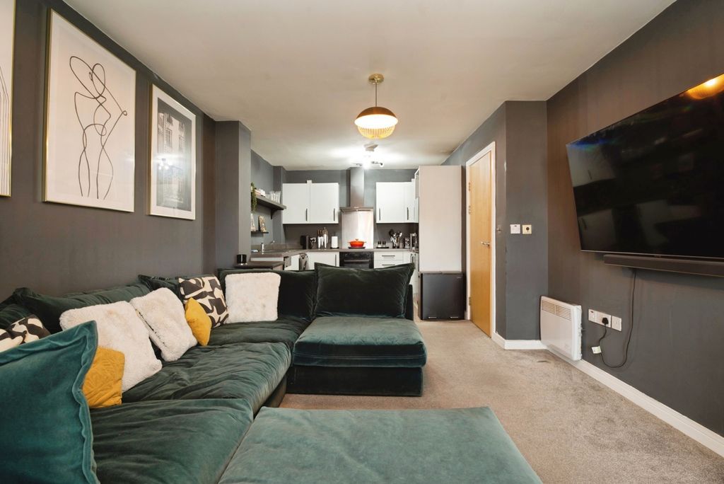 Property photo 1 of 11 Living/Dining Area