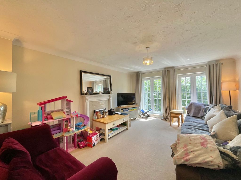 Property photo 3 of 14