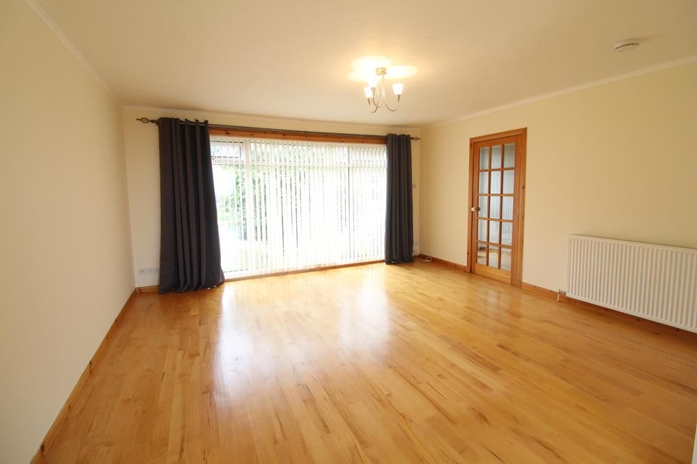 Property photo 1 of 11 Lounge