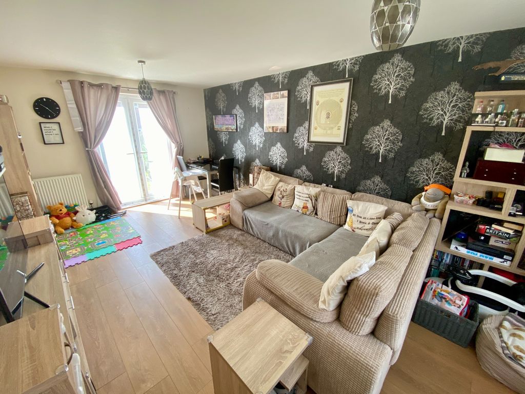 Property photo 2 of 18