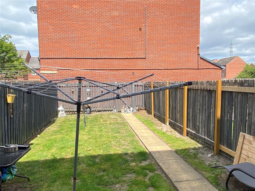 Property photo 2 of 12 Picture No. 28