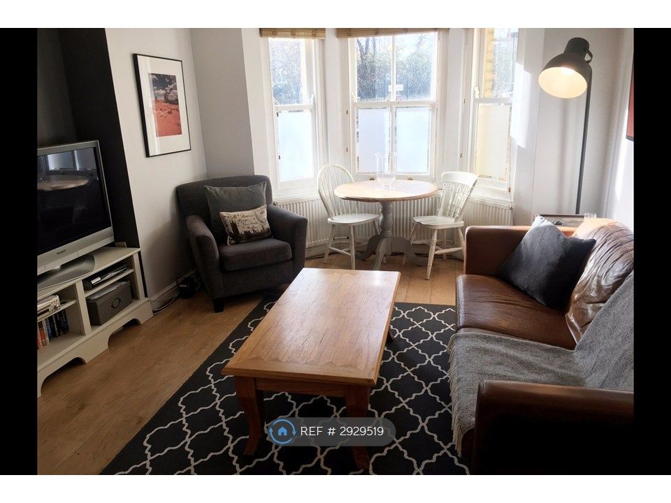 Property photo 1 of 7 Lounge