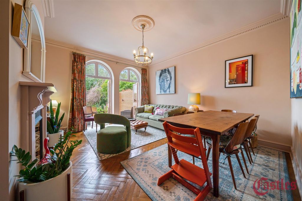 Property photo 3 of 13